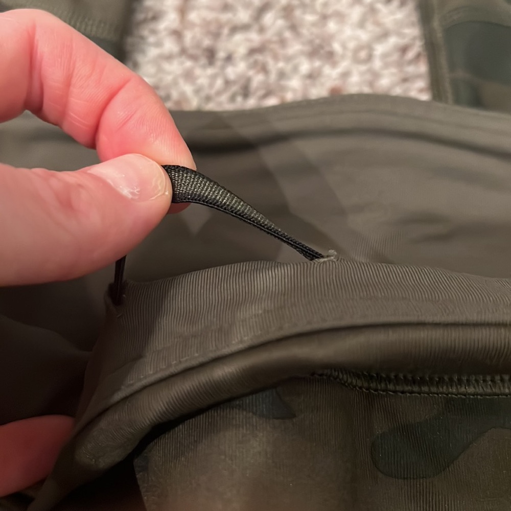 Lululemon Cropped Camouflage Like New Mid Rise Leggings - Picture 9 of 10